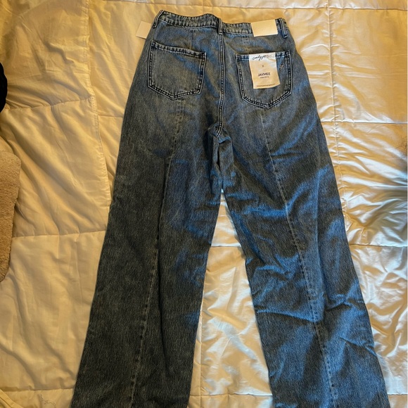 Carly Jean Los Angeles Jeans - Picture 4 of 5